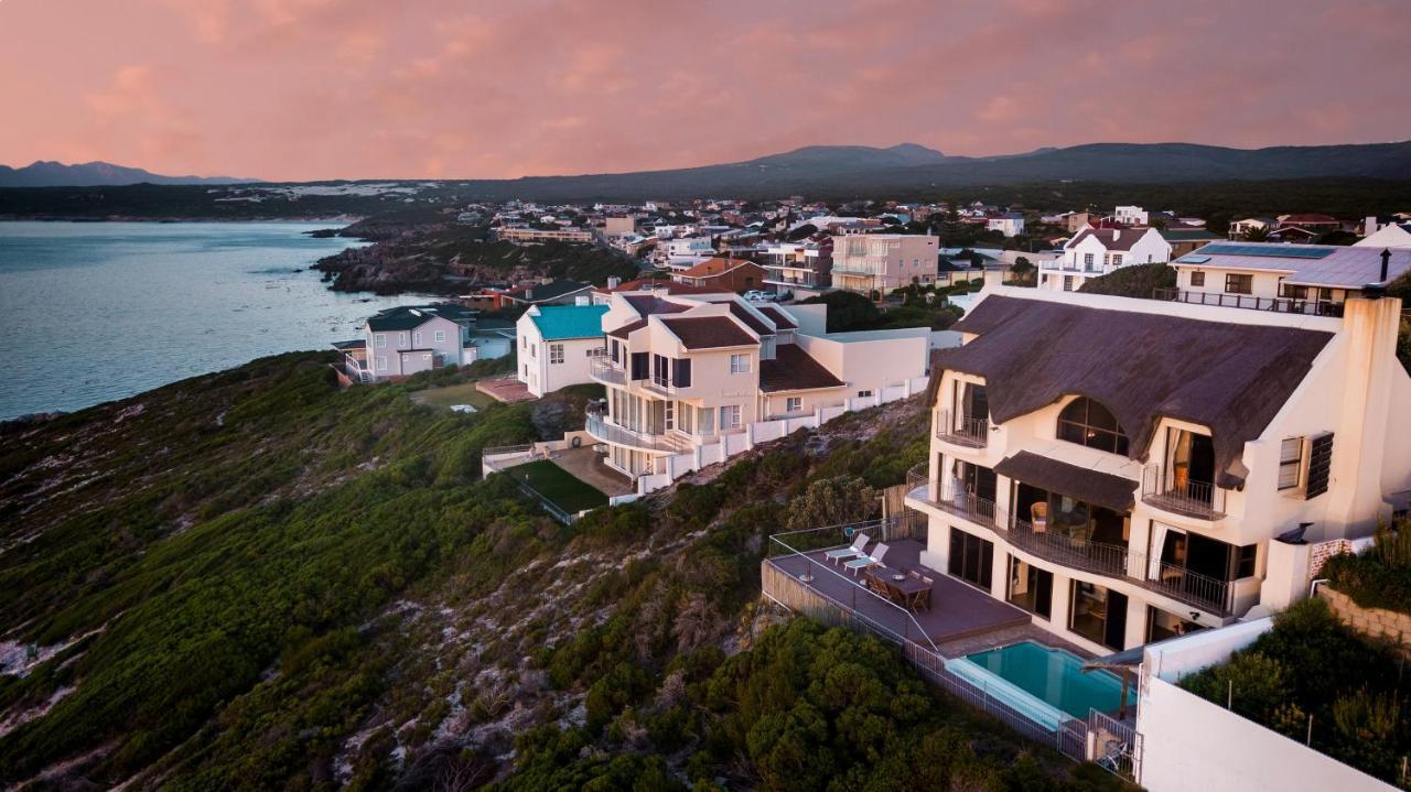 Whale Huys Luxury Oceanfront Eco Villa Гансбаи Екстериор снимка